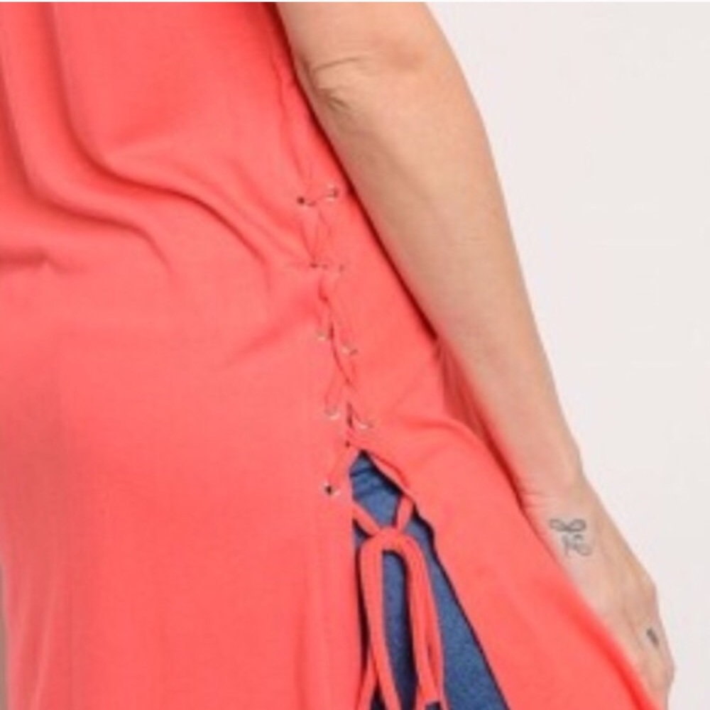 NWT! Peach Lace Up & Ties Side Detail Tunic - Picture 4 of 7